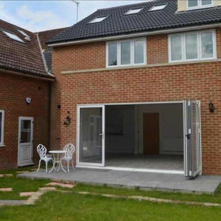 Garland Modern Spacious Apartment, Brentwood 1 Dış mekan fotoğraf
