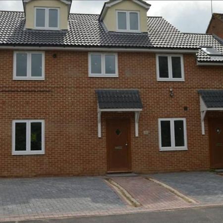 Garland Modern Spacious Apartment, Brentwood 1 Dış mekan fotoğraf