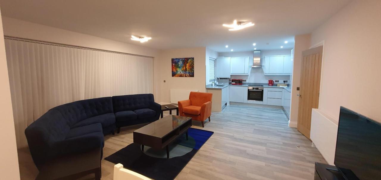 Garland Modern Spacious Apartment, Brentwood 1 Dış mekan fotoğraf