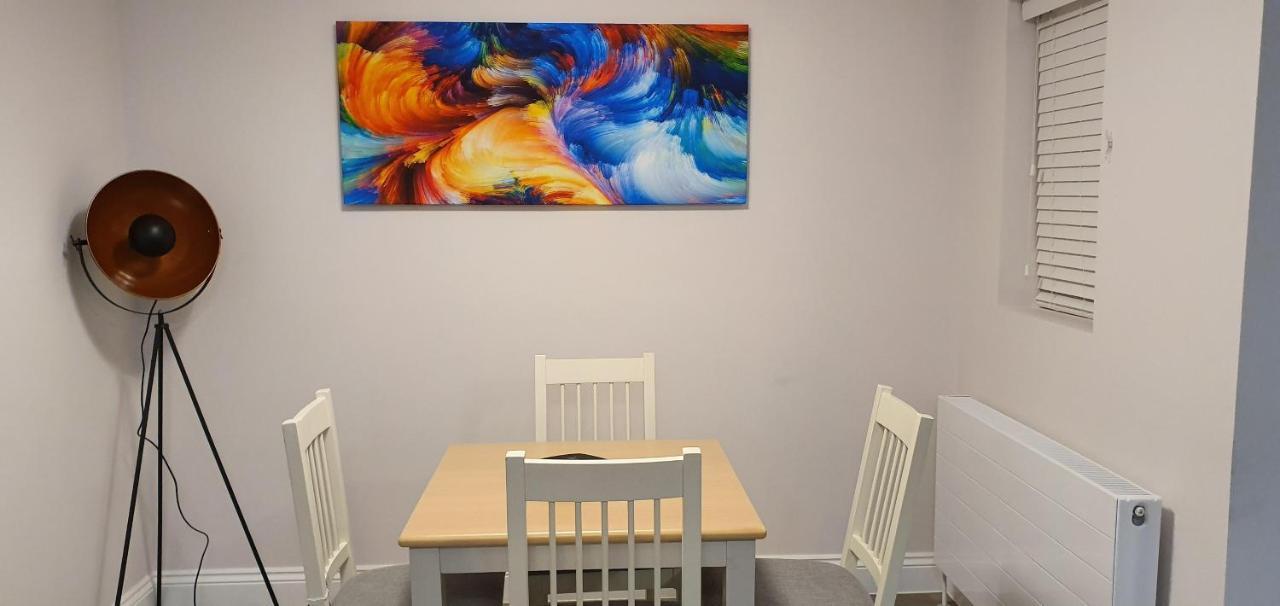 Garland Modern Spacious Apartment, Brentwood 1 Dış mekan fotoğraf
