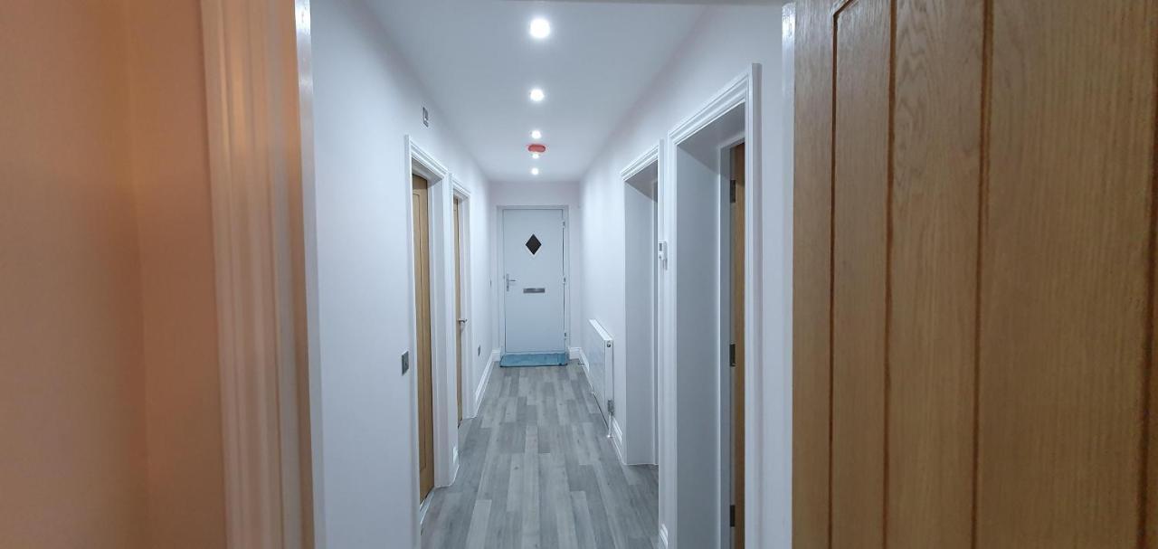 Garland Modern Spacious Apartment, Brentwood 1 Dış mekan fotoğraf