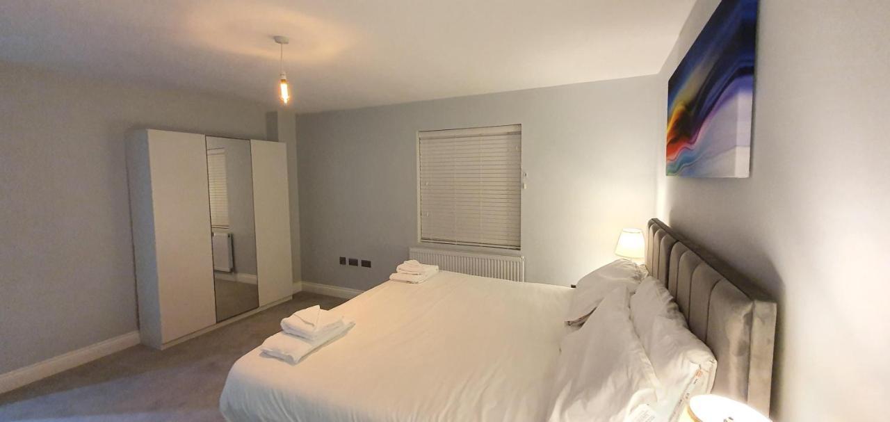 Garland Modern Spacious Apartment, Brentwood 1 Dış mekan fotoğraf