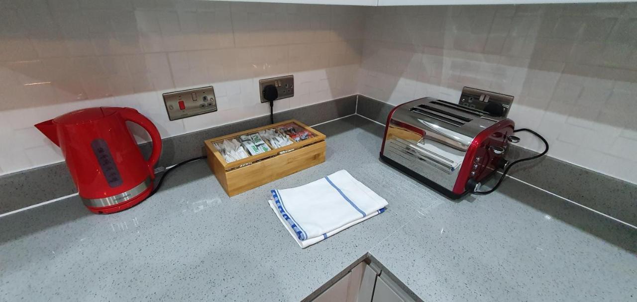 Garland Modern Spacious Apartment, Brentwood 1 Dış mekan fotoğraf
