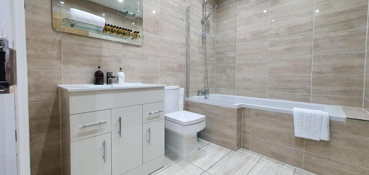 Garland Modern Spacious Apartment, Brentwood 1 Dış mekan fotoğraf
