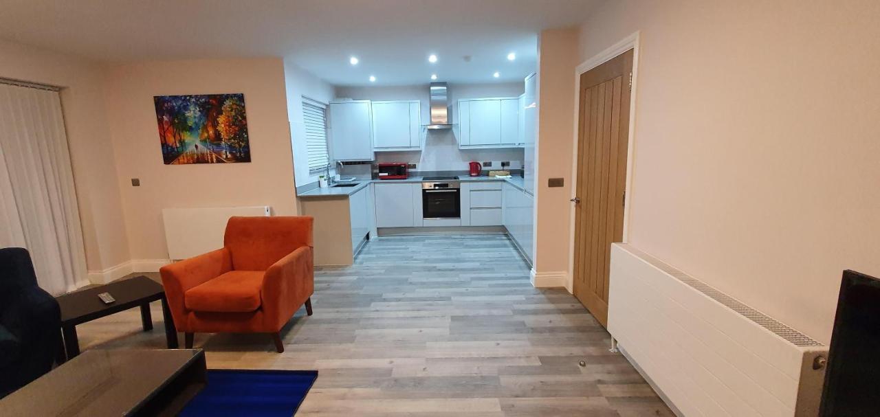Garland Modern Spacious Apartment, Brentwood 1 Dış mekan fotoğraf